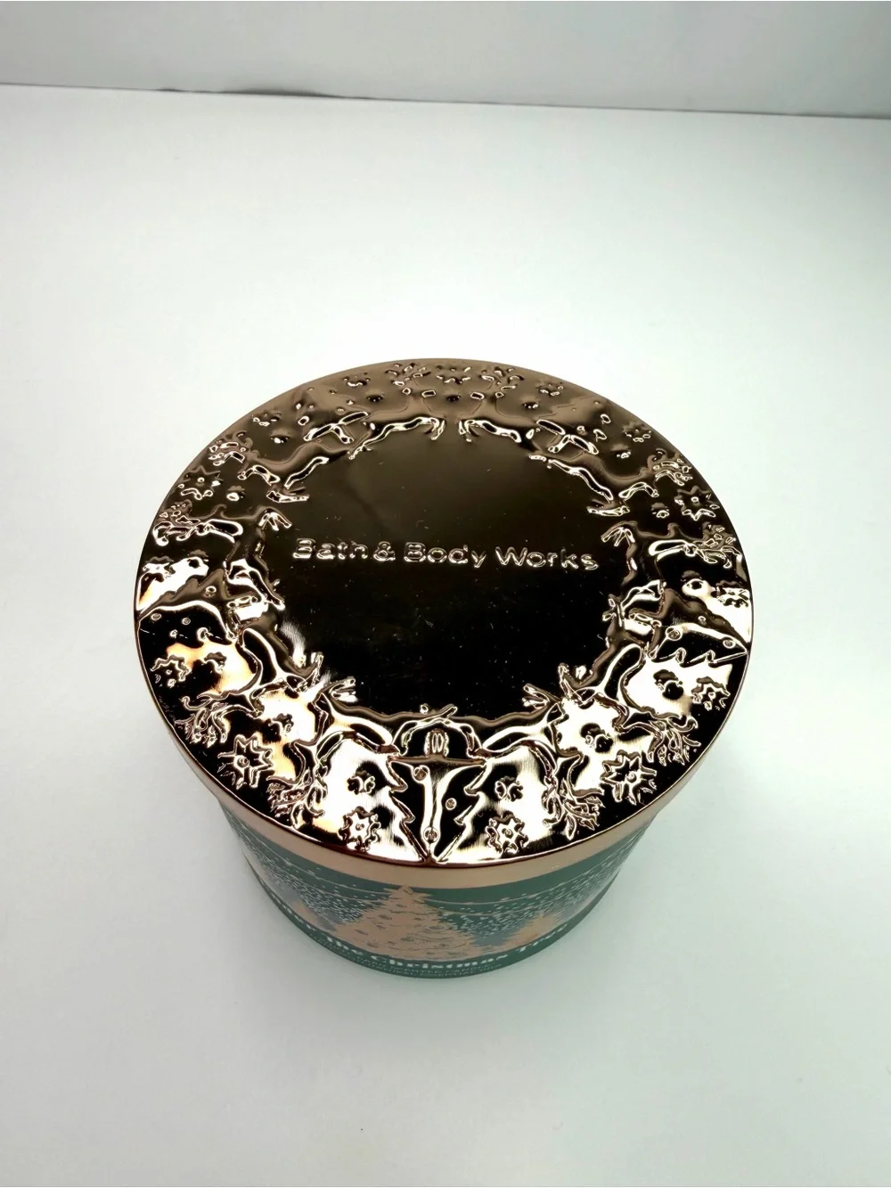 Bath & Body Works Green Under the Christmas Tree 3-Wick 14.5 oz Candle - Picture 5 of 7